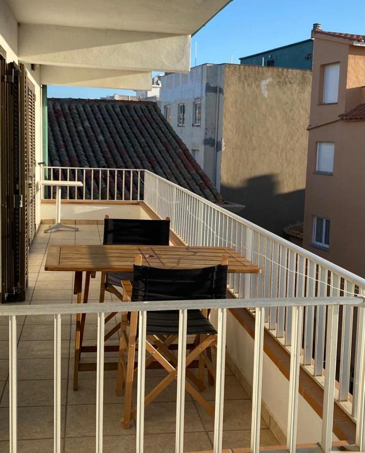 Port De'N Perris Apartment L' Escala Exterior foto